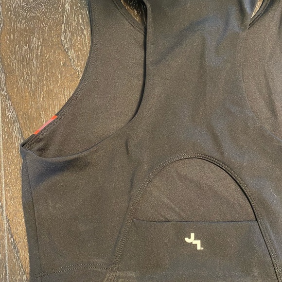 Workout top - Picture 6 of 7